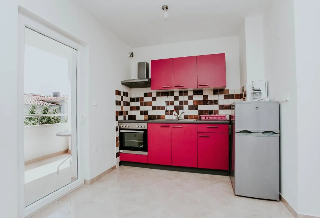 One Bedroom Appartement At Trogir 25 M Away From The Beach With Sea View Furnished Balcony And Wifi 0*,  Croatia